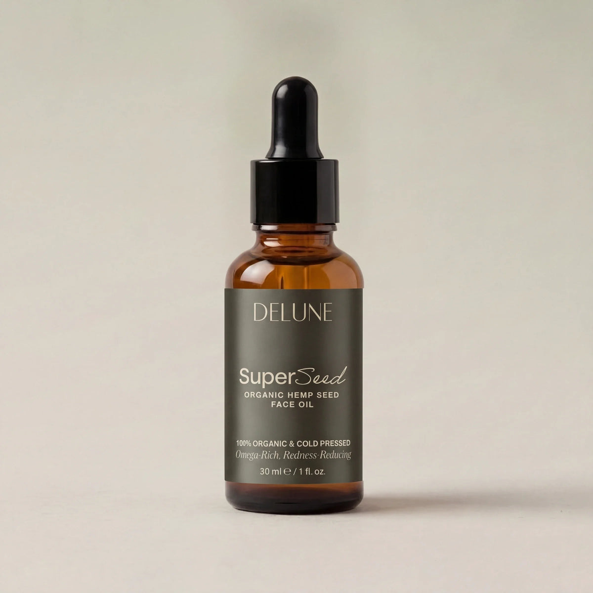 Super Seed, aceite facial de semilla de cáñamo de Delune, foto de estudio