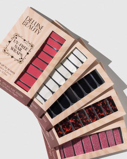 Uñas adhesivas Copper Glitter sin lámpara UV: abanico de paquetes de uñas adhesivas Delune sin lámpara UV en diseños rojo, blanco, negro, carey y glitter rosa